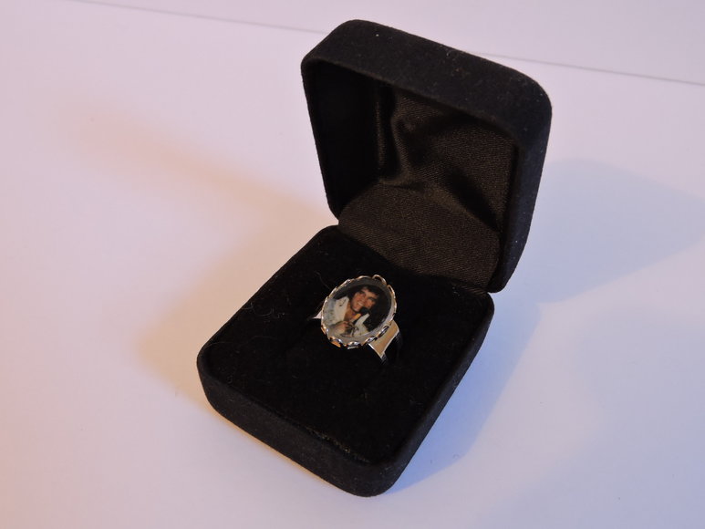 Image for Elvis Collectibles & Music