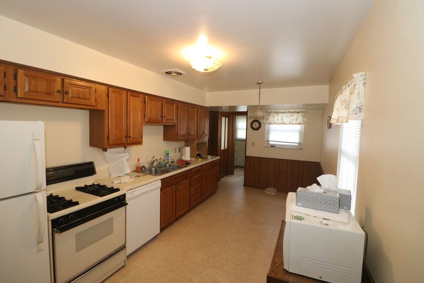 Image for MINIMUM BID AUCTION $59,000 - 3016 Maeterlinck Avenue