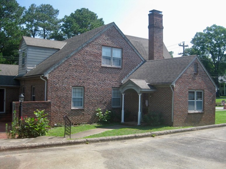 MoveIn Ready 3 BR/2.5 BA Brick Home on Main Street Lawrenceville, VASells to the Highest Bidder!!
