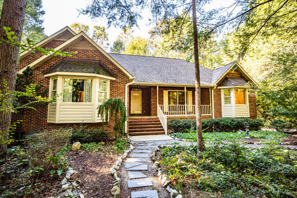 Image for Well Built 5 BR/3.5 BA Brick Home on 4.9 +/- Acres in Desirable