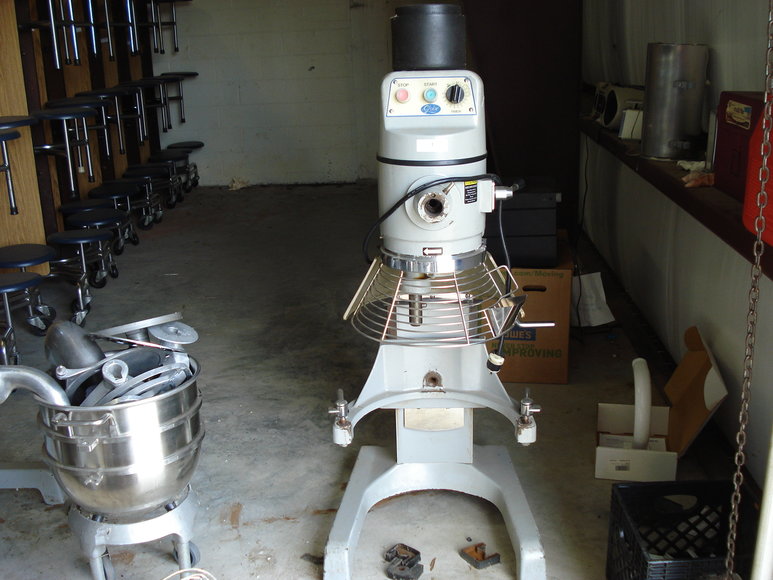 Image for Globe SP20 Gear Drive 30 Qt. Commercial Planetary Floor Mixer - Lufkin, Texas