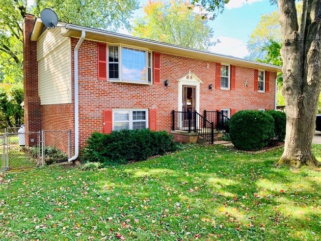 Image for Well Maintained 4 BR/3 BA Home in Highly Desirable Northwest Leesburg, VA