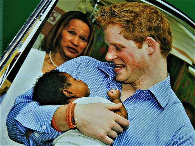 Image for HELLO CANADA WEEKLY - THE QUEEN CELEBRATES HER DECADES ON THE THRONE