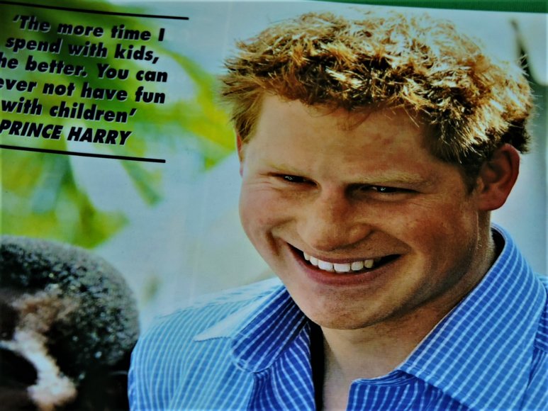 Image for HELLO CANADA WEEKLY - THE QUEEN CELEBRATES HER DECADES ON THE THRONE