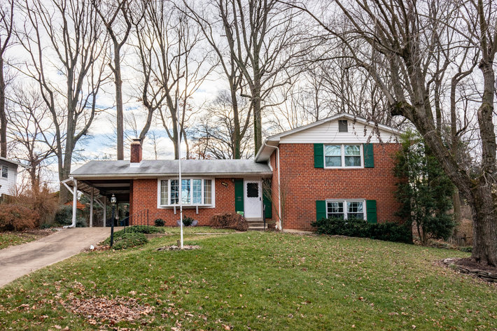 Image for 3BR/2.5BA Brick Split Level House - Less Than 10 ± Miles From Amazon HQ2 - 6803 Capstan Dr., Annandale, VA 22003