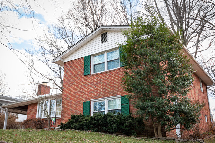 Image for 3BR/2.5BA Brick Split Level House - Less Than 10 ± Miles From Amazon HQ2 - 6803 Capstan Dr., Annandale, VA 22003