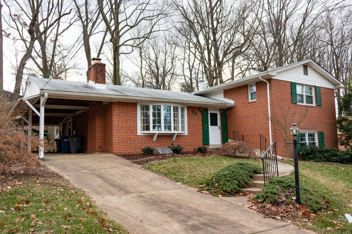Image for 3BR/2.5BA Brick Split Level House - Less Than 10 ± Miles From Amazon HQ2 - 6803 Capstan Dr., Annandale, VA 22003