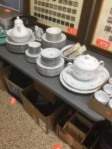 Image for Furniture, Collectibles, Household-Main office front half