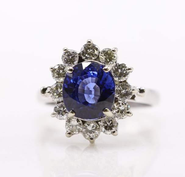 Image for Luxury Jewelry | January 28, 2020 at 1:00 PM