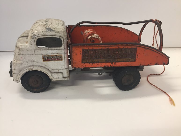 Image for `17 Ford Focus, Furniture, Collectibles, Household