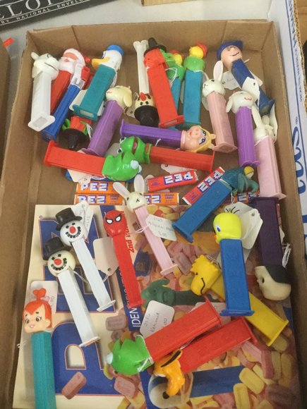 Image for `17 Ford Focus, Furniture, Collectibles, Household