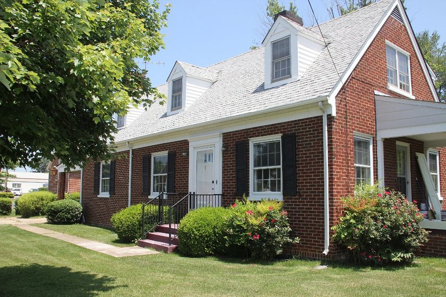 Image for Home in prime location next to Wells Fargo Ideal for home or business!