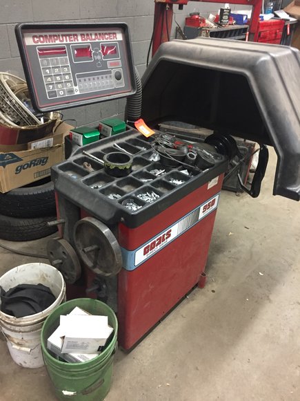 Image for Car lifts, tools-Shawano