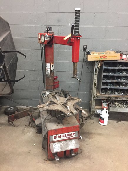 Image for Car lifts, tools-Shawano