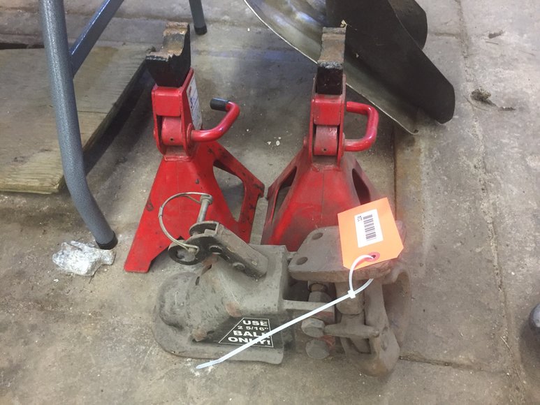 Image for Car lifts, tools-Shawano