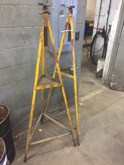 Image for Car lifts, tools-Shawano