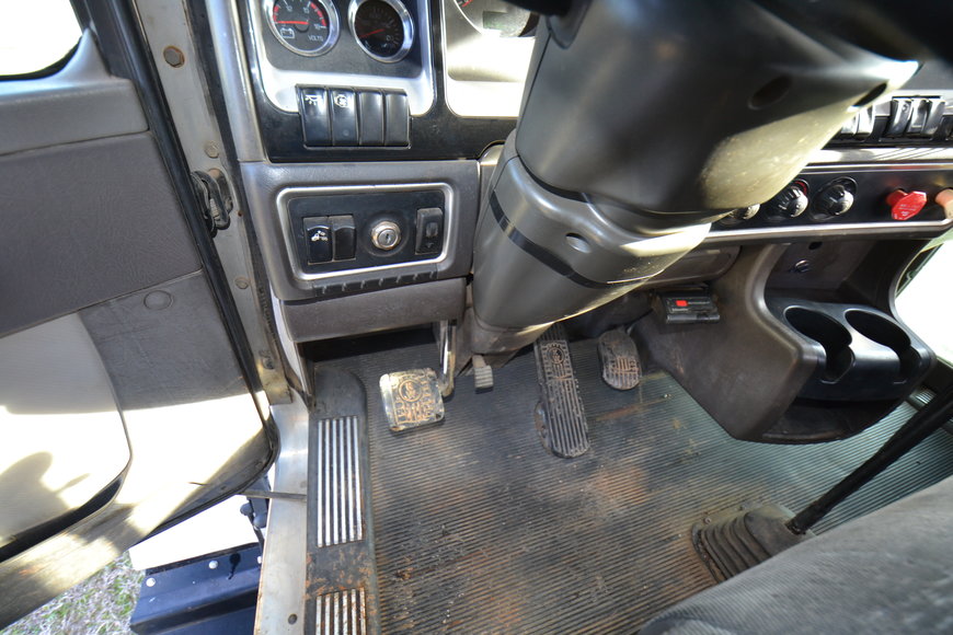 Image for 2006 Kenworth T-800B