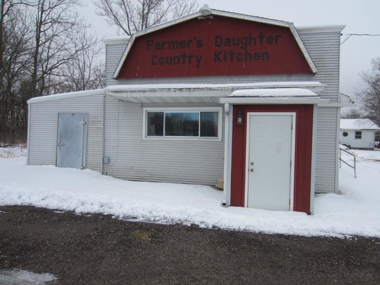 Farmers Daughter Country Kitchen Restaurant and Ranch House Pickett, WI
