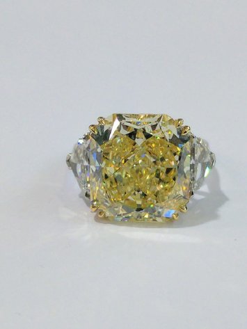 Image for Socialite, Celebrity & Model's Estate Auction