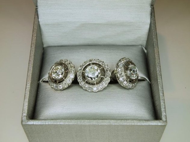 Image for Celebrity & Others Jewelry, Coins, & More