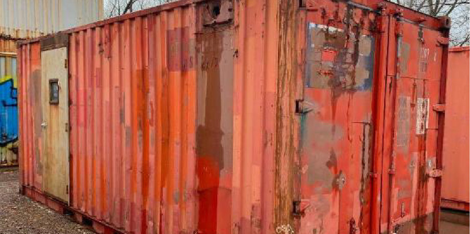 (2) 20' Sea Containers