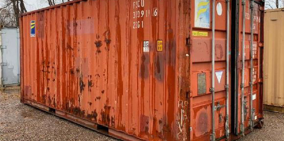 (2) 20' Sea Containers