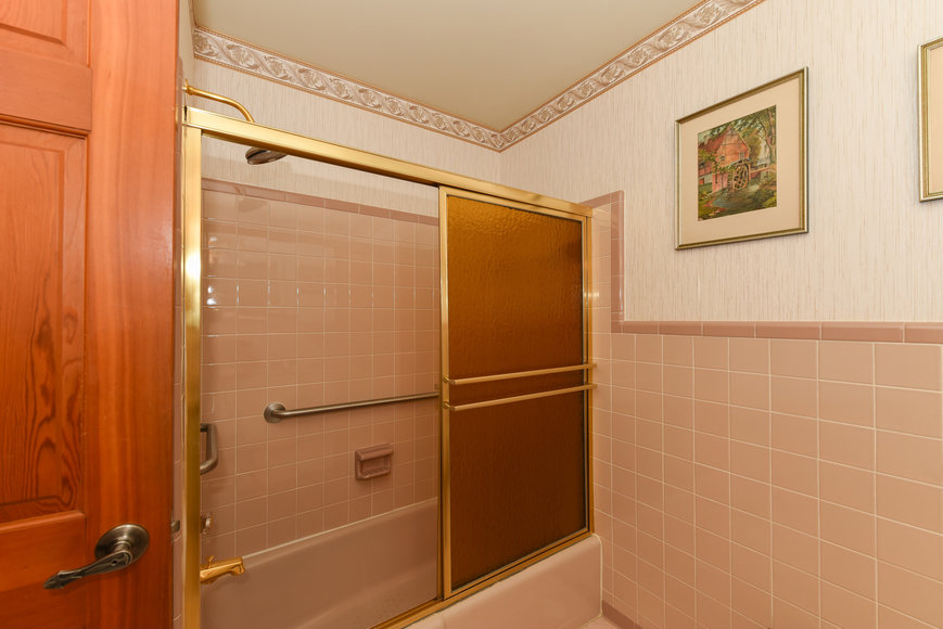 Image for Estate Auction - 3221 Pineridge Drive - Click Here for Details