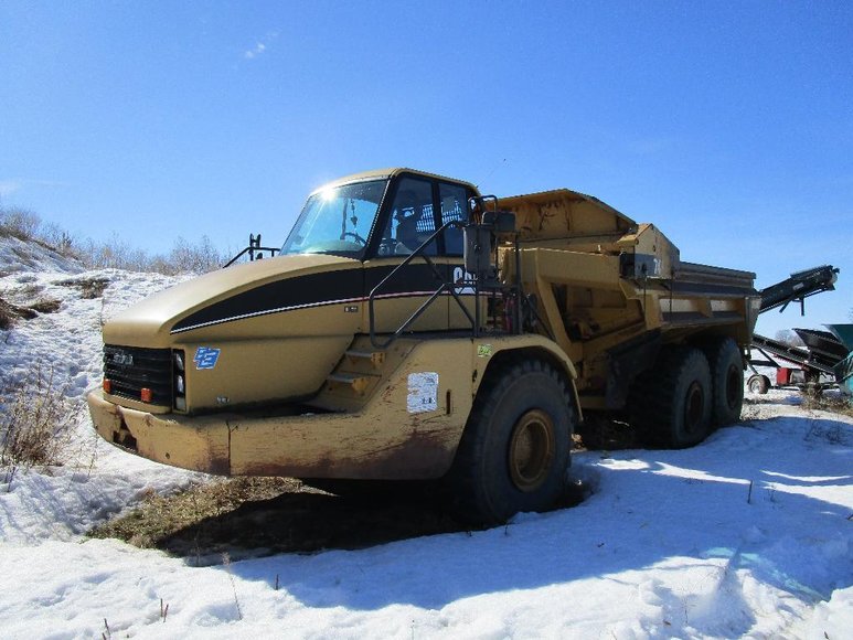 Pike Auction Ring 1 Heavy Equipment, Trucks and Trailers