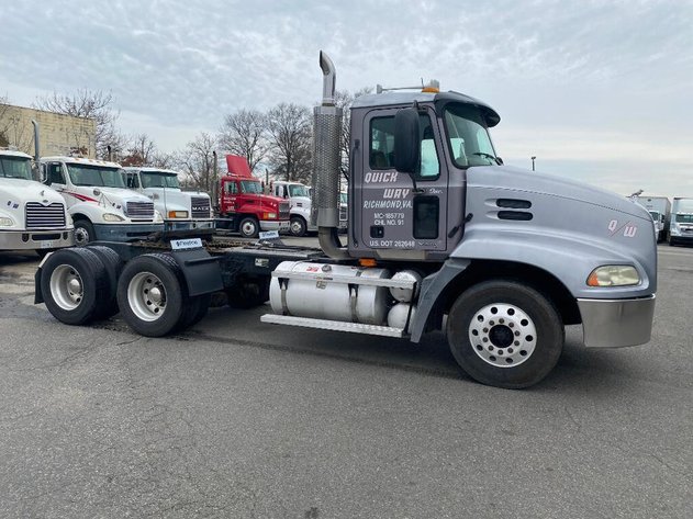 Image for For Sale 2004 Mack CX613 Vision Truck