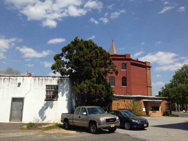 Image for Office or Retail Available for Lease - 7,504 Square Feet