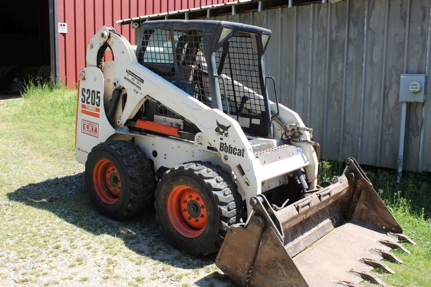 Image for Estate Liquidation of Farm Equipment, Service Trucks &Vintage Farm Items