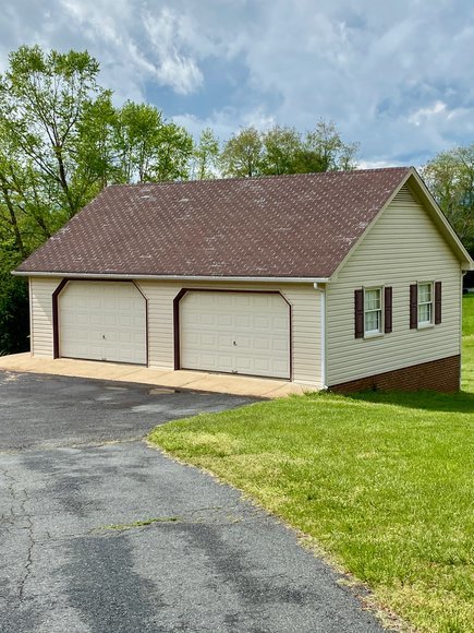 Image for 4 BR/4 BA Custom Home on 2.3 +/- Acres in Ivy Farms Only Minutes From UVA & Downtown Charlottesville--ONLINE ONLY BIDDING!!