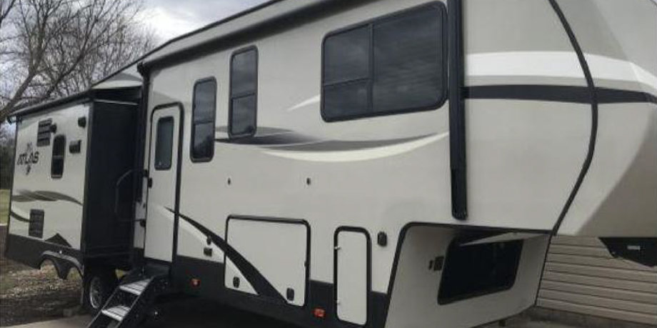 2018 Atlas M-2952 RLF 5th Wheel Trailer