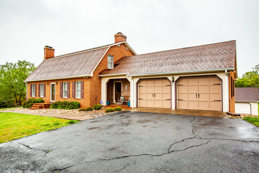 Image for 4 BR/4 BA Custom Home on 2.3 +/- Acres in Ivy Farms Only Minutes From UVA & Downtown Charlottesville--ONLINE ONLY BIDDING!!