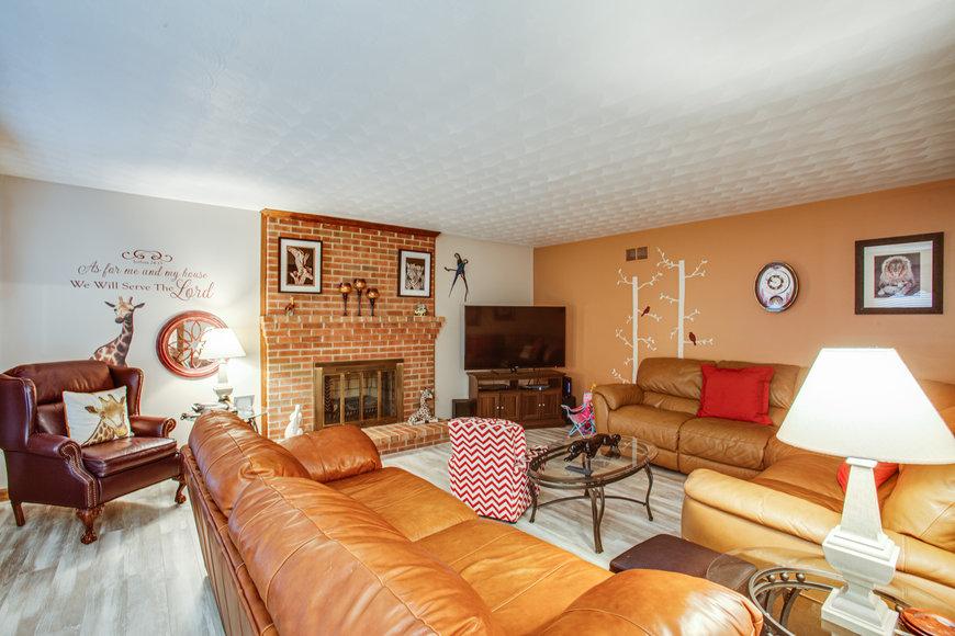 Image for 4 BR/4 BA Custom Home on 2.3 +/- Acres in Ivy Farms Only Minutes From UVA & Downtown Charlottesville--ONLINE ONLY BIDDING!!