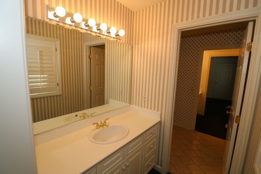 Image for MINIMUM BID AUCTION! $499,000 - 14 Riverhills Lane