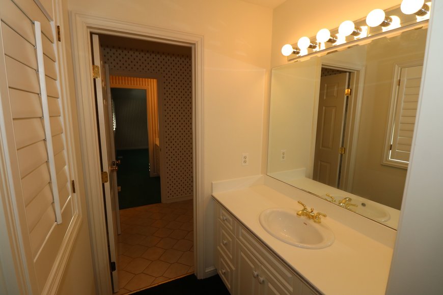 Image for MINIMUM BID AUCTION! $499,000 - 14 Riverhills Lane