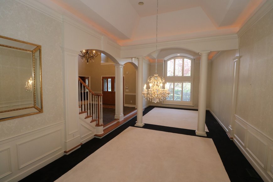 Image for MINIMUM BID AUCTION! $499,000 - 14 Riverhills Lane