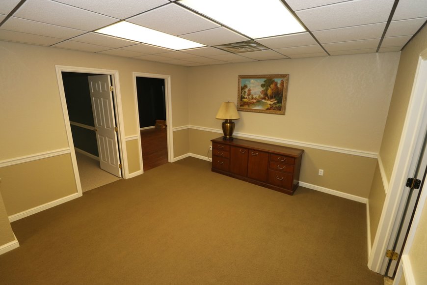 Image for MINIMUM BID AUCTION! $499,000 - 14 Riverhills Lane