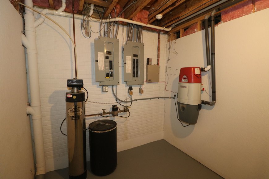 Image for MINIMUM BID AUCTION! $499,000 - 14 Riverhills Lane