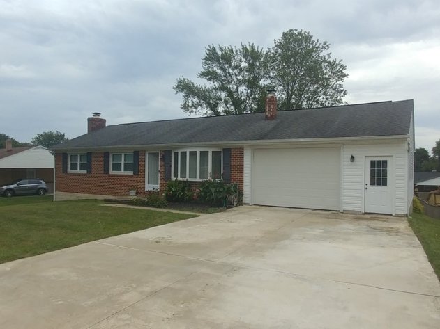 PUBLIC AUCTION - GREENRIDGE