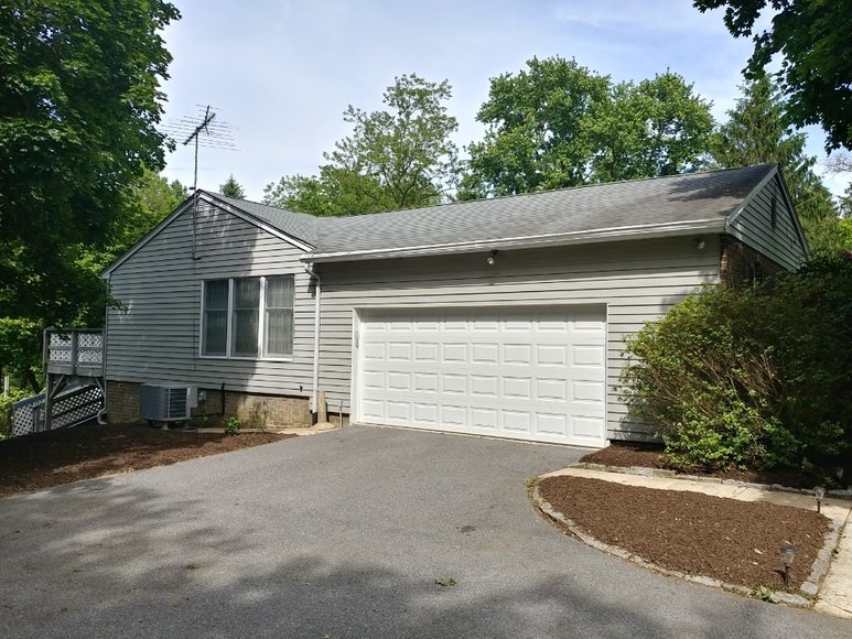 Image for RENOWNED KNIFE MAKER RAYMOND BEERS DOWNSIZING
PUBLIC AUCTION - BALTIMORE CO. MD.