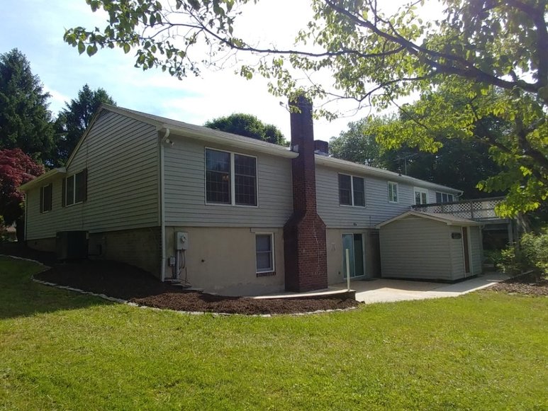 Image for RENOWNED KNIFE MAKER RAYMOND BEERS DOWNSIZING
PUBLIC AUCTION - BALTIMORE CO. MD.