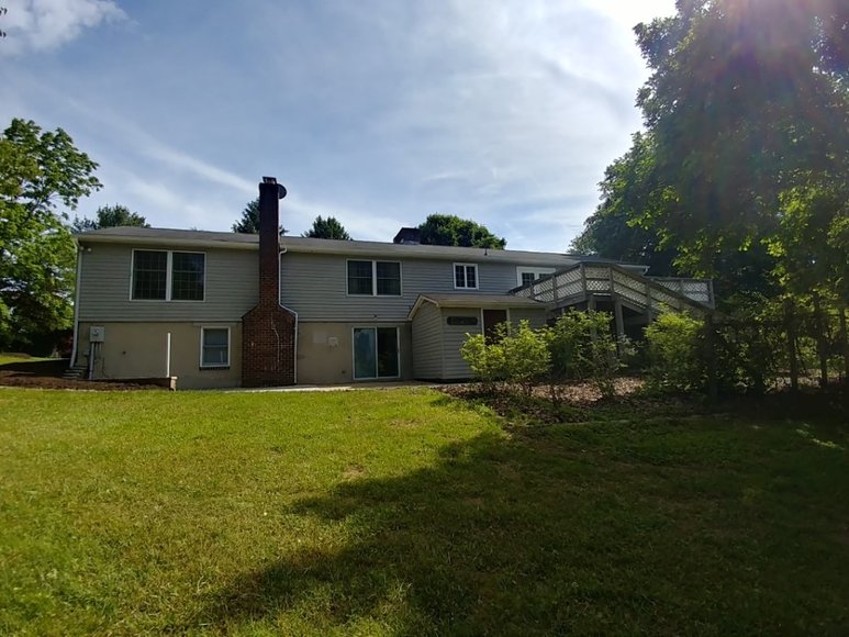 Image for RENOWNED KNIFE MAKER RAYMOND BEERS DOWNSIZING
PUBLIC AUCTION - BALTIMORE CO. MD.