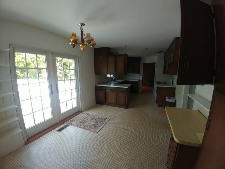 Image for RENOWNED KNIFE MAKER RAYMOND BEERS DOWNSIZING
PUBLIC AUCTION - BALTIMORE CO. MD.