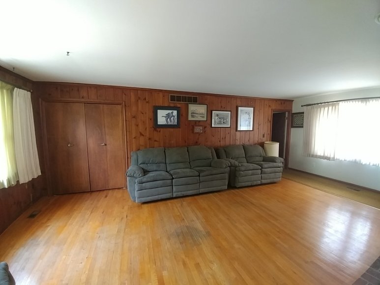 Image for RENOWNED KNIFE MAKER RAYMOND BEERS DOWNSIZING
PUBLIC AUCTION - BALTIMORE CO. MD.