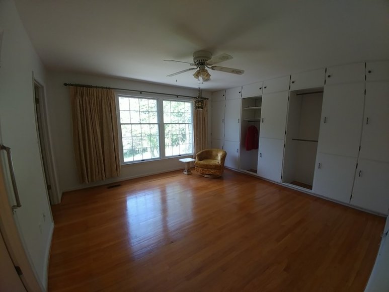 Image for RENOWNED KNIFE MAKER RAYMOND BEERS DOWNSIZING
PUBLIC AUCTION - BALTIMORE CO. MD.