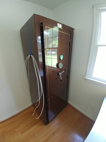 Image for RENOWNED KNIFE MAKER RAYMOND BEERS DOWNSIZING
PUBLIC AUCTION - BALTIMORE CO. MD.