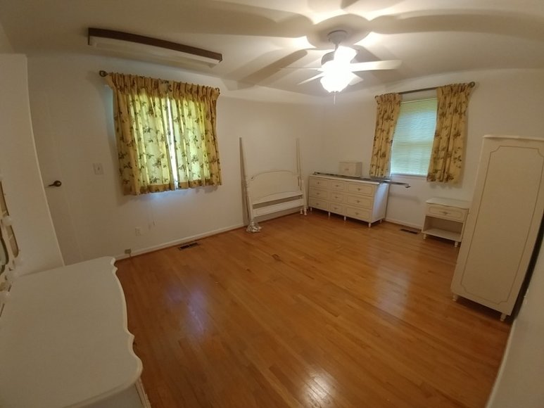 Image for RENOWNED KNIFE MAKER RAYMOND BEERS DOWNSIZING
PUBLIC AUCTION - BALTIMORE CO. MD.