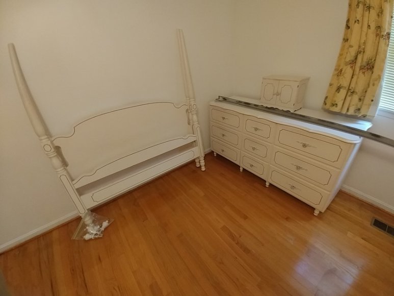 Image for RENOWNED KNIFE MAKER RAYMOND BEERS DOWNSIZING
PUBLIC AUCTION - BALTIMORE CO. MD.